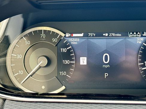 Used 2022 Land Rover Range Rover Evoque R-Dynamic S image 40