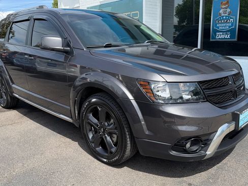 Used 2018 Dodge Journey Crossroad AWD/4WD image 1