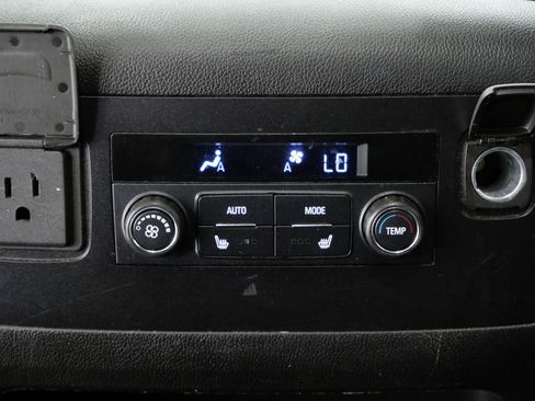 Used 2020 GMC Yukon XL SLT AWD/4WD image 24