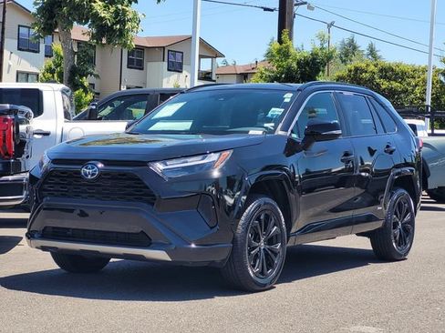 Certified 2022 Toyota RAV4 SE w/ Convenience Package AWD/4WD image 10