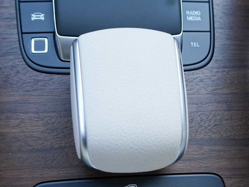 New 2026 Mercedes-Benz GLS 450 4MATIC image 52