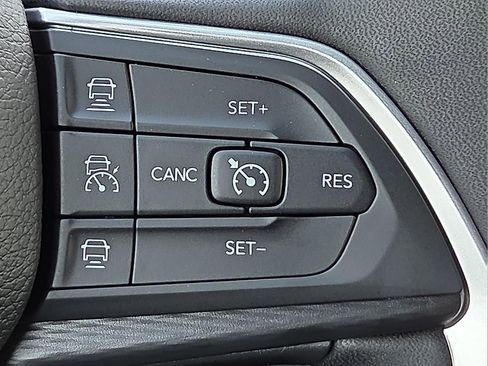 New 2025 Jeep Grand Cherokee Altitude AWD/4WD image 22
