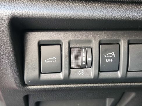 Used 2025 Subaru Outback Premium image 25