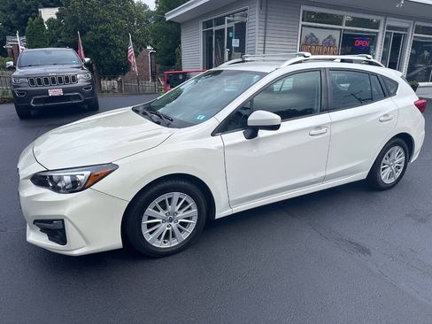 Used 2018 Subaru Impreza 2.0i Premium w/ Eyesight & BSD & Rcta AWD/4WD image 9