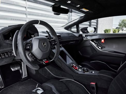 Used 2023 Lamborghini Huracan STO RWD image 2