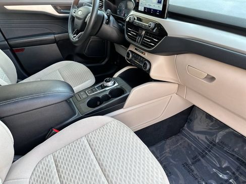 Used 2022 Ford Escape SE w/ Convenience Package FWD image 15