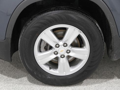 Certified 2022 Chevrolet Trax LT w/ LT Convenience Package image 18