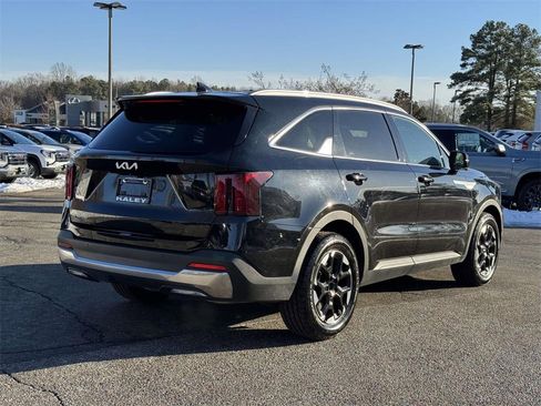 Used 2024 Kia Sorento S image 22