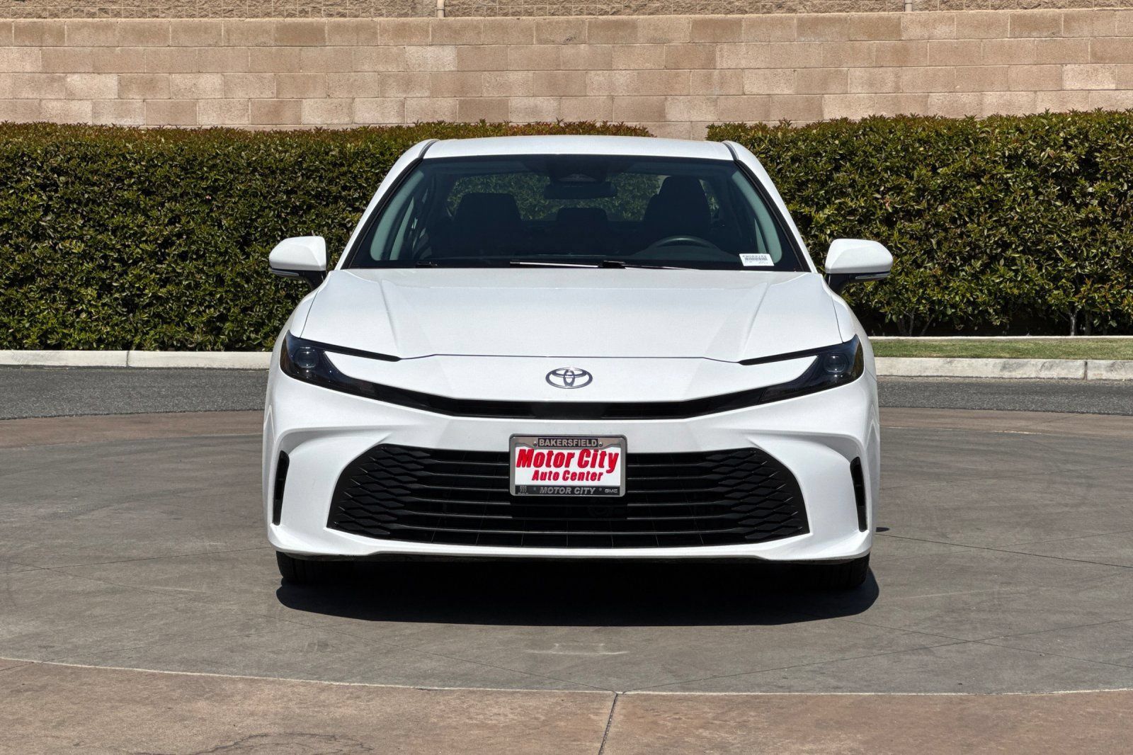 Used 2025 Toyota Camry LE FWD image 9