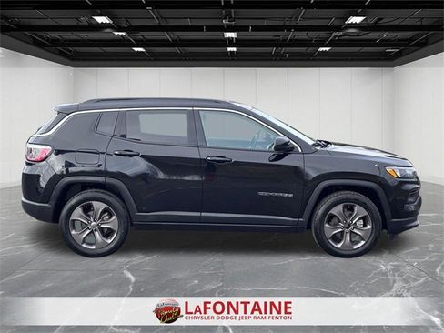 Used 2022 Jeep Compass Latitude image 6