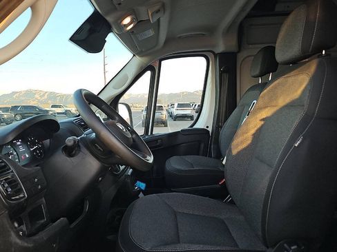 Used 2025 RAM ProMaster 2500 FWD image 8