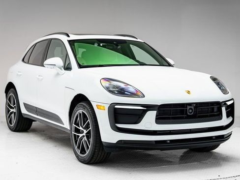 New 2026 Porsche Macan image 34