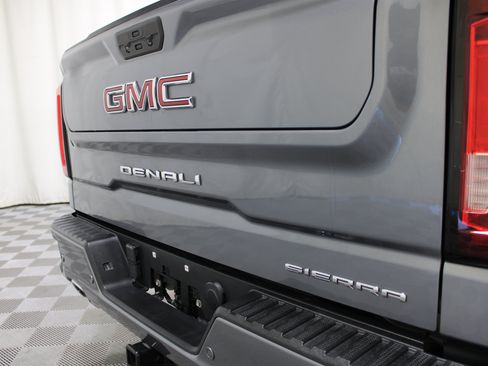 Used 2021 GMC Sierra 1500 Denali w/ Denali Ultimate Package AWD/4WD image 27