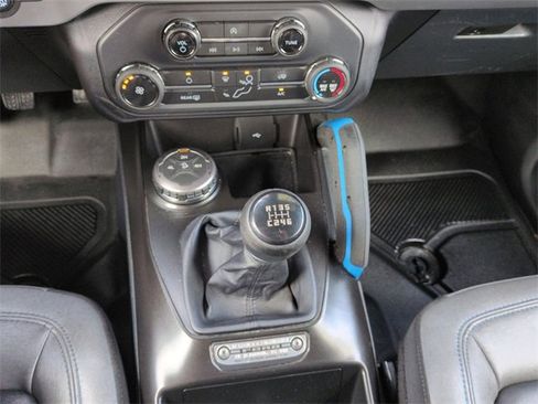 Certified 2022 Ford Bronco Black Diamond image 19