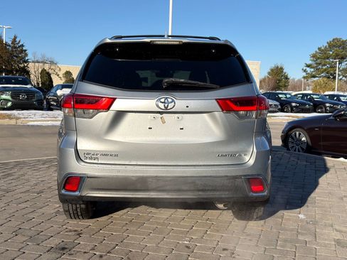 Used 2019 Toyota Highlander Limited Platinum image 10
