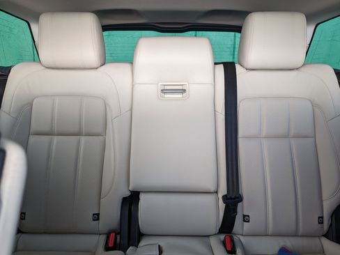 Used 2022 Land Rover Range Rover Sport HSE Silver Edition image 31