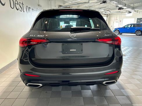 Used 2025 Mercedes-Benz GLC 300 4MATIC image 5