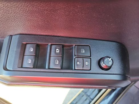 Used 2020 Toyota Tacoma SR w/ SR Convenience Package RWD image 31