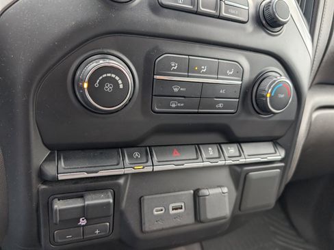 Used 2020 Chevrolet Silverado 1500 LT w/ Bed Protection Package image 17