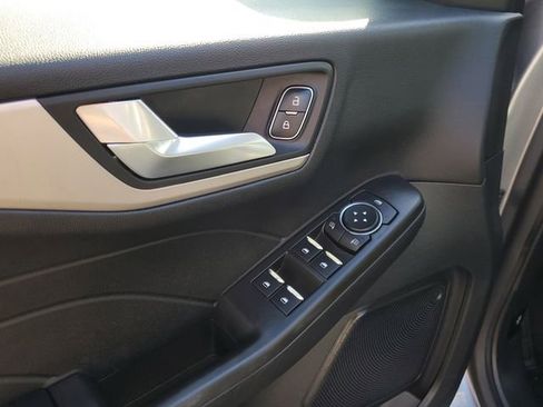 Used 2021 Ford Escape SEL image 18