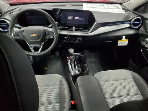 New 2026 Chevrolet Trax LT w/ Driver Confidence Package image 21