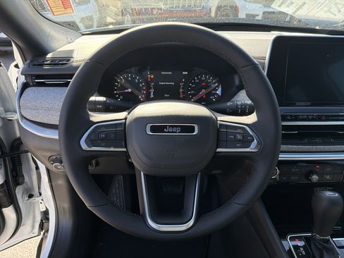 New 2026 Jeep Compass Latitude image 25