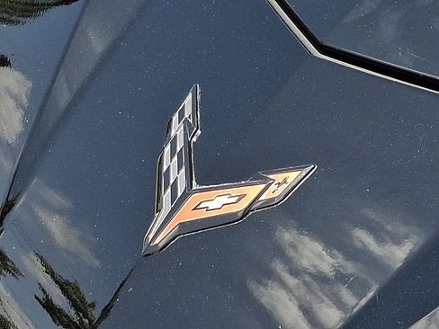 Used 2022 Chevrolet Corvette Stingray Coupe w/ Z51 Performance Package RWD image 15