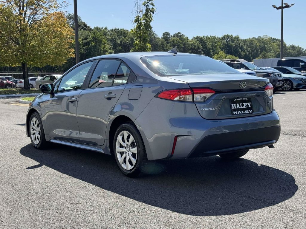 Used 2025 Toyota Corolla LE FWD image 23