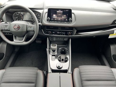 Used 2026 Nissan Rogue SV image 32