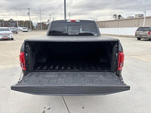 Used 2015 Ford F150 Lariat image 19