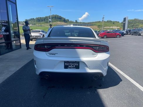 Used 2022 Dodge Charger R/T RWD image 4