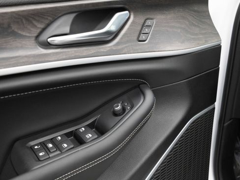 New 2026 Jeep Grand Cherokee L Limited image 15