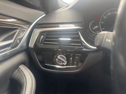 Used 2019 BMW 530i w/ Convenience Package image 27