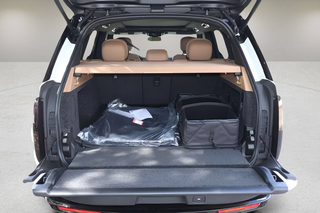 New 2026 Land Rover Range Rover SE AWD/4WD image 15