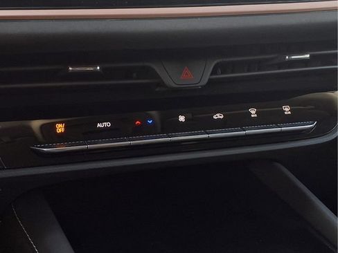 Certified 2025 Buick Envision Sport Touring AWD/4WD image 9