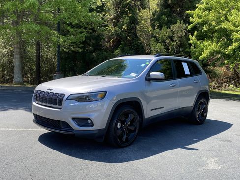 Used 2019 Jeep Cherokee Latitude Plus FWD image 5