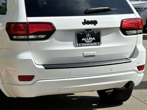 Used 2020 Jeep Grand Cherokee Altitude RWD image 6
