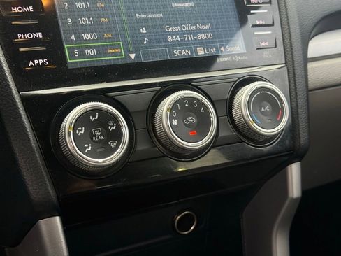 Used 2016 Subaru Forester 2.5i Premium image 18