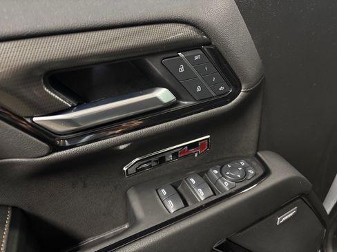 Certified 2025 GMC Sierra 1500 AT4 w/ AT4 Premium Package image 10