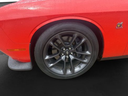 Used 2022 Dodge Challenger R/T Scat Pack RWD image 9