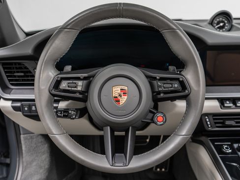 Used 2025 Porsche 911 Carrera RWD image 15