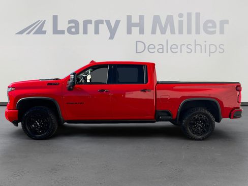 Used 2024 Chevrolet Silverado 2500 LTZ w/ LTZ Plus Package image 2