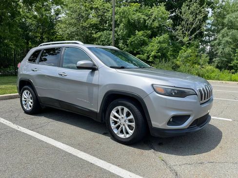 Used 2019 Jeep Cherokee Latitude w/ Popular Appearance Group FWD image 10