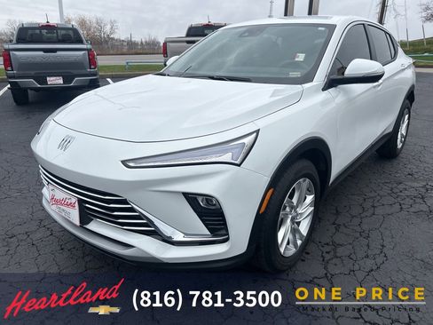 Used 2025 Buick Envista Preferred image 9