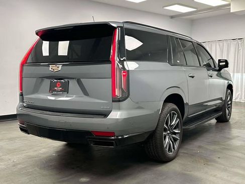 Used 2022 Cadillac Escalade ESV Sport AWD/4WD image 6