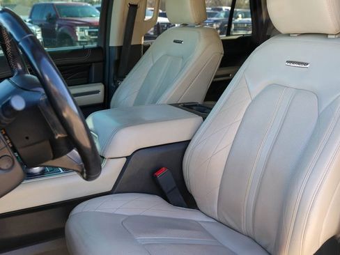 Used 2020 Ford Expedition Platinum image 16