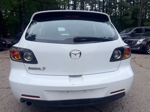 Used 2004 MAZDA MAZDA3 s w/ Moonroof & 6-CD Pkg FWD image 4