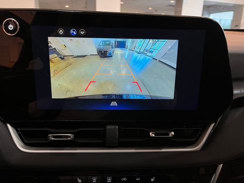 Used 2025 Chevrolet Equinox LT FWD image 25