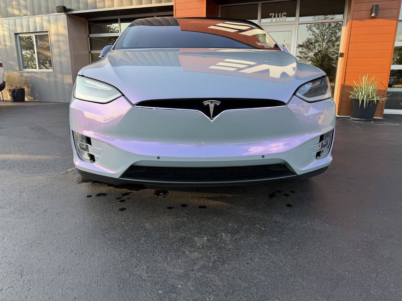 Used 2018 Tesla Model X 75D AWD/4WD image 3