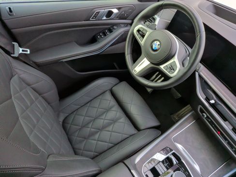 Used 2024 BMW X5 xDrive40i w/ M Sport Package AWD/4WD image 34